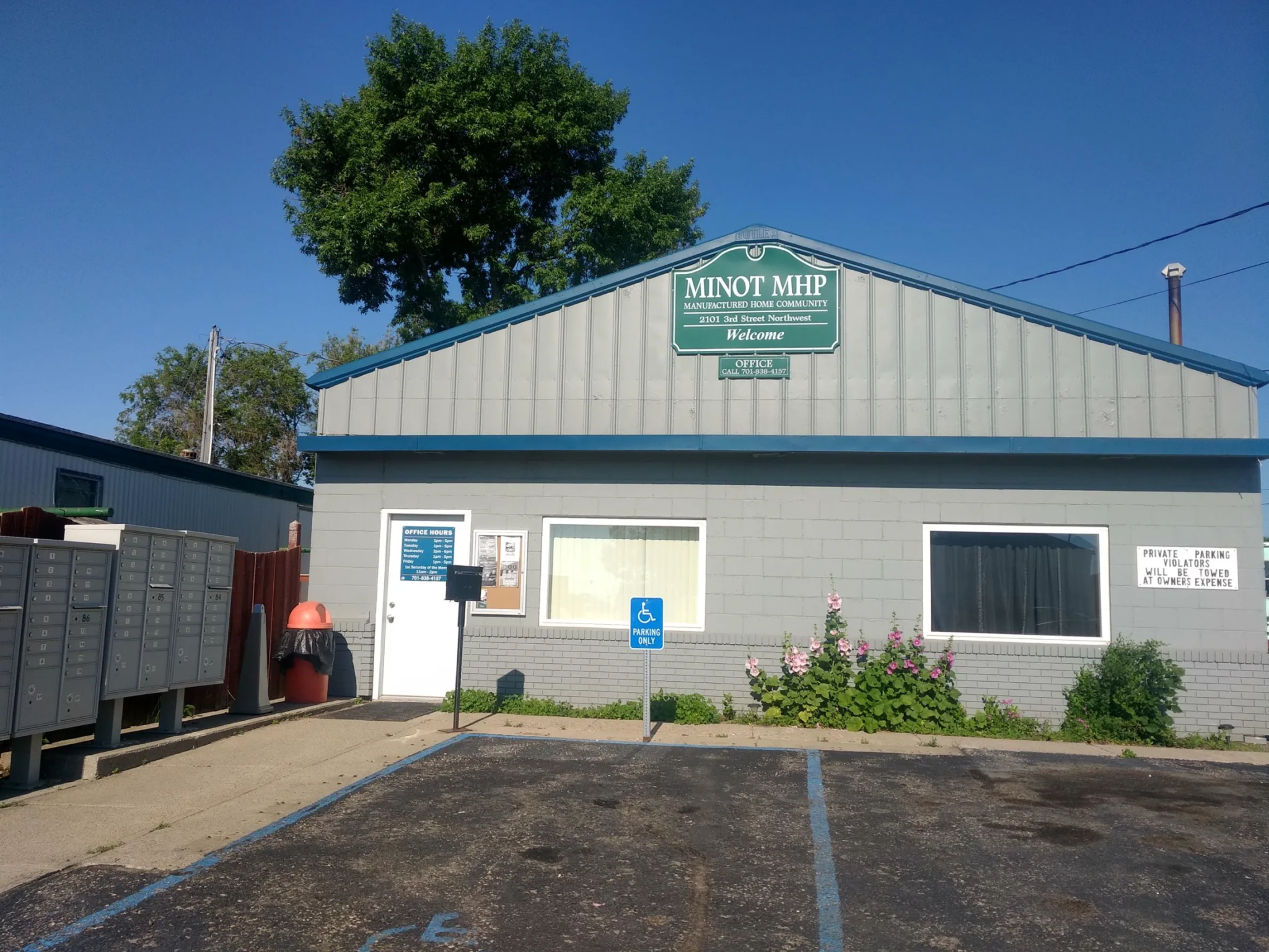 Minot MHP Manufactured Home Community (2)
