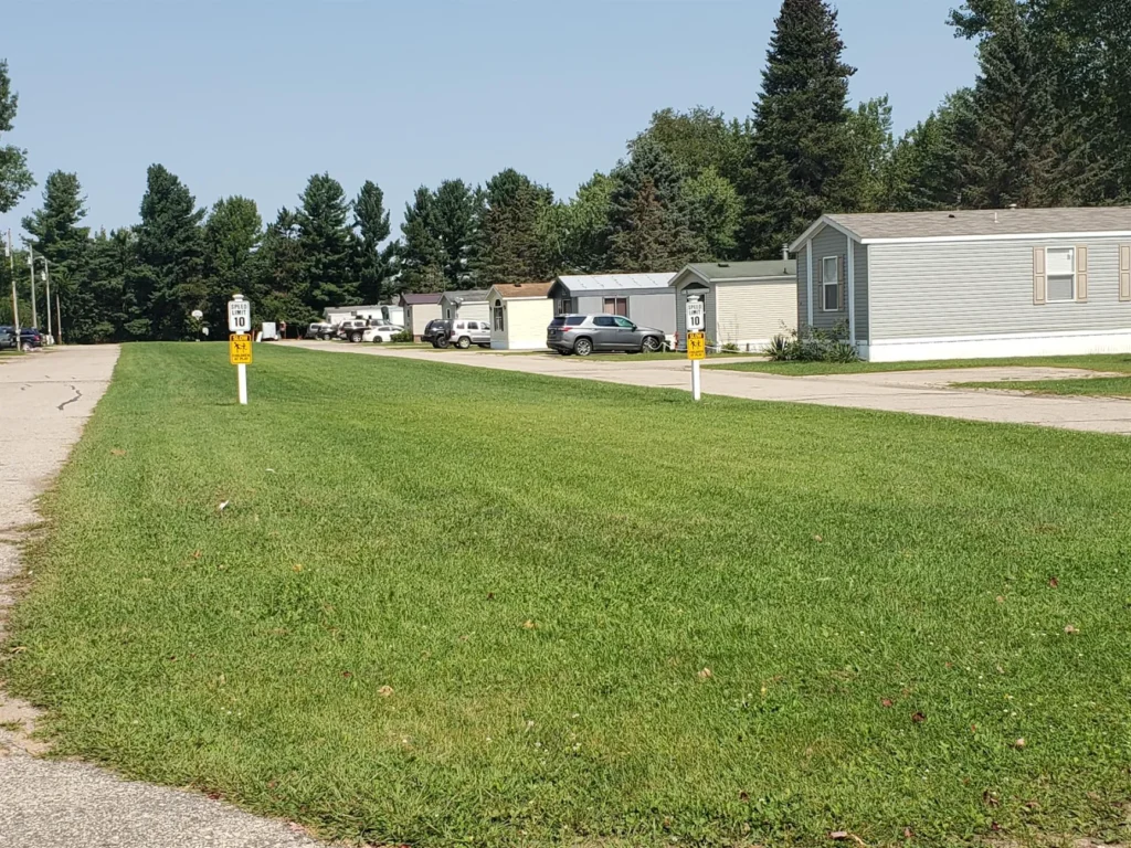 OcontoFallsMHPManufacturedHomeCommunitywebp, manufactured homes, manufactured, endeavor, Endeavor Communities, rent